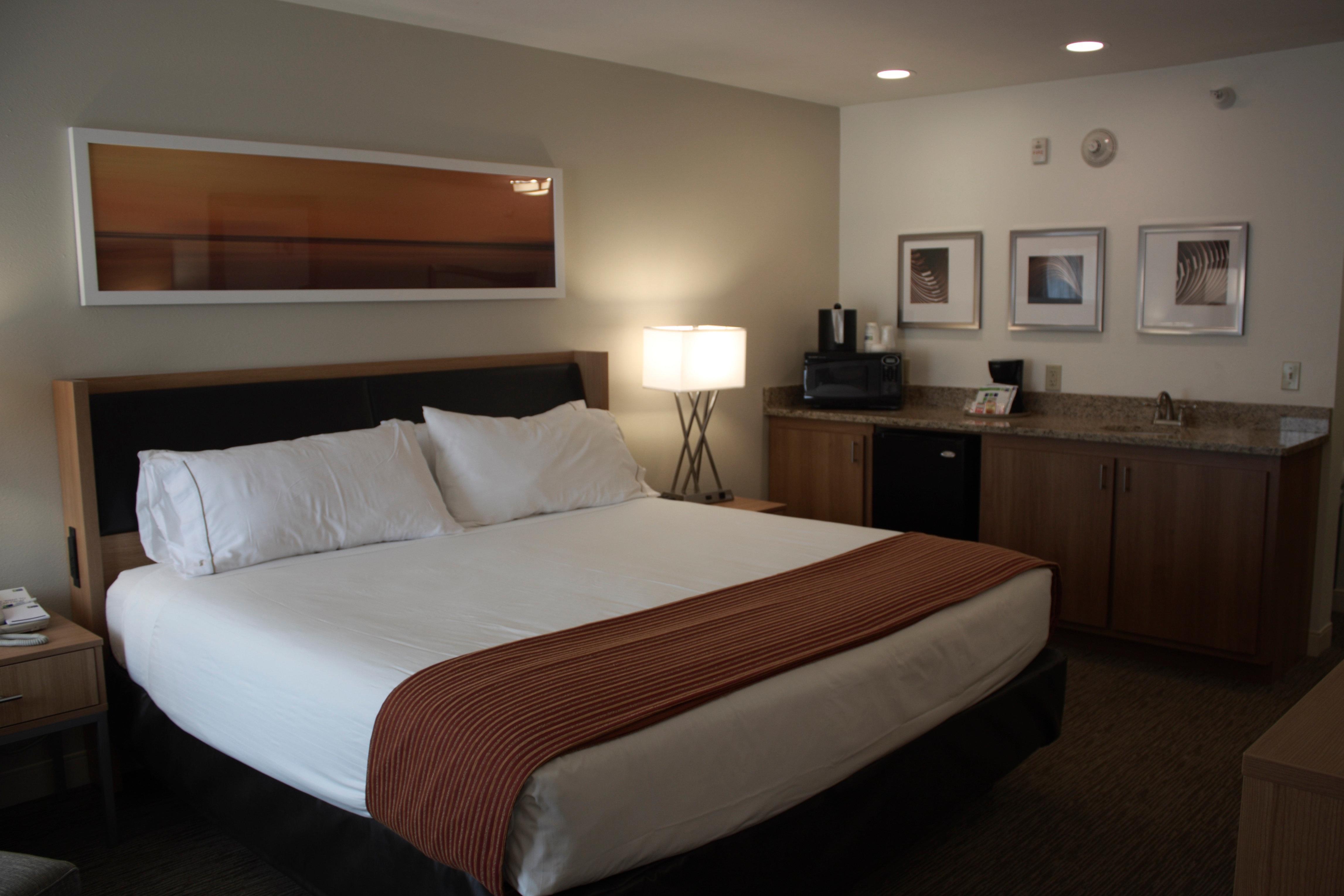 Holiday Inn Express Munising-Lakeview, An Ihg Hotel Exterior photo