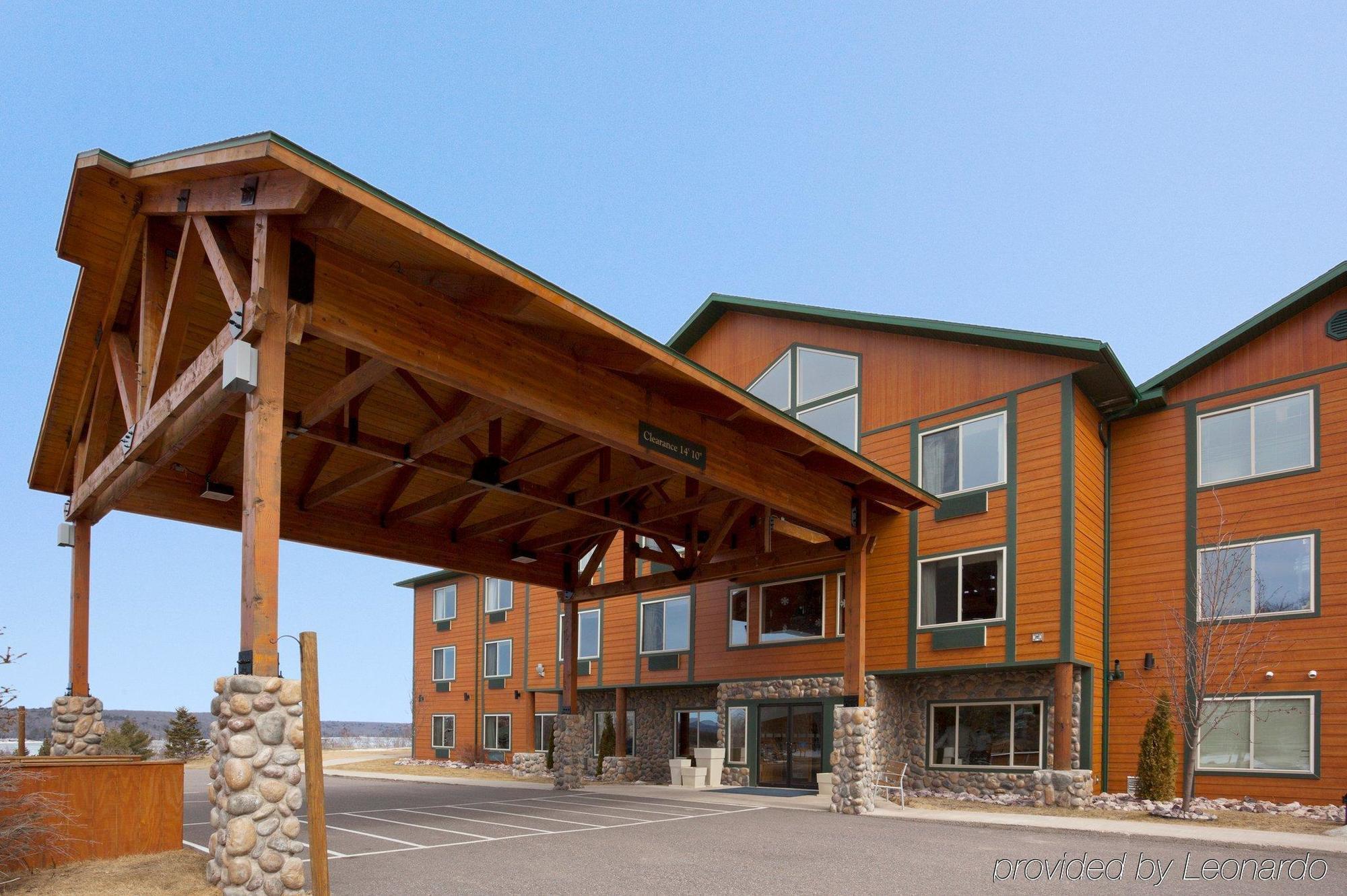Holiday Inn Express Munising-Lakeview, An Ihg Hotel Exterior photo