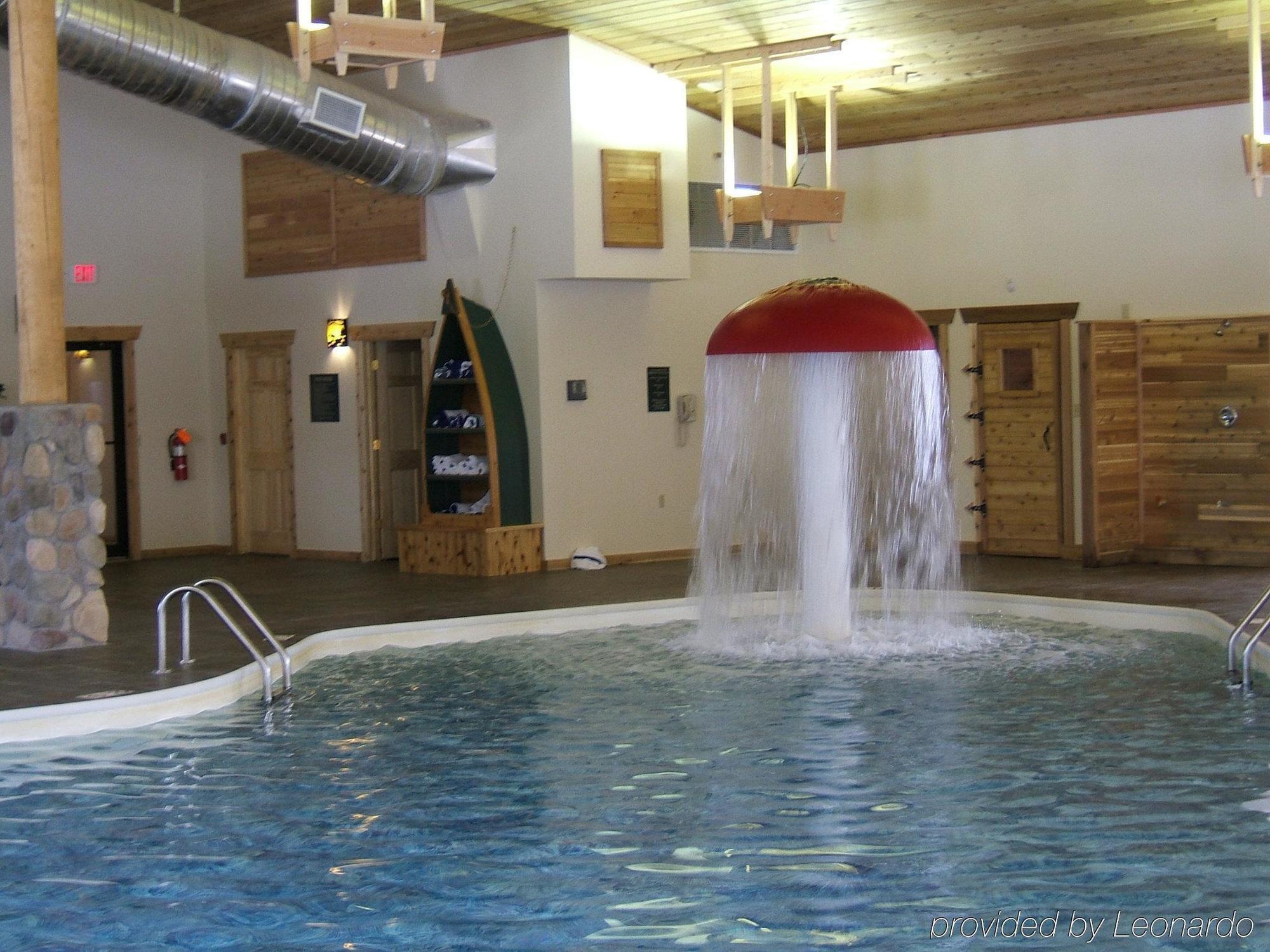 Holiday Inn Express Munising-Lakeview, An Ihg Hotel Exterior photo