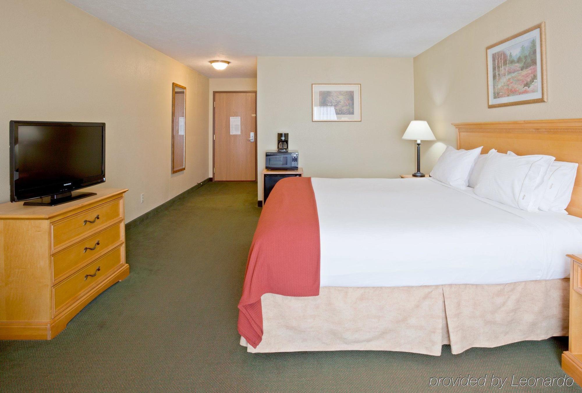 Holiday Inn Express Munising-Lakeview, An Ihg Hotel Room photo