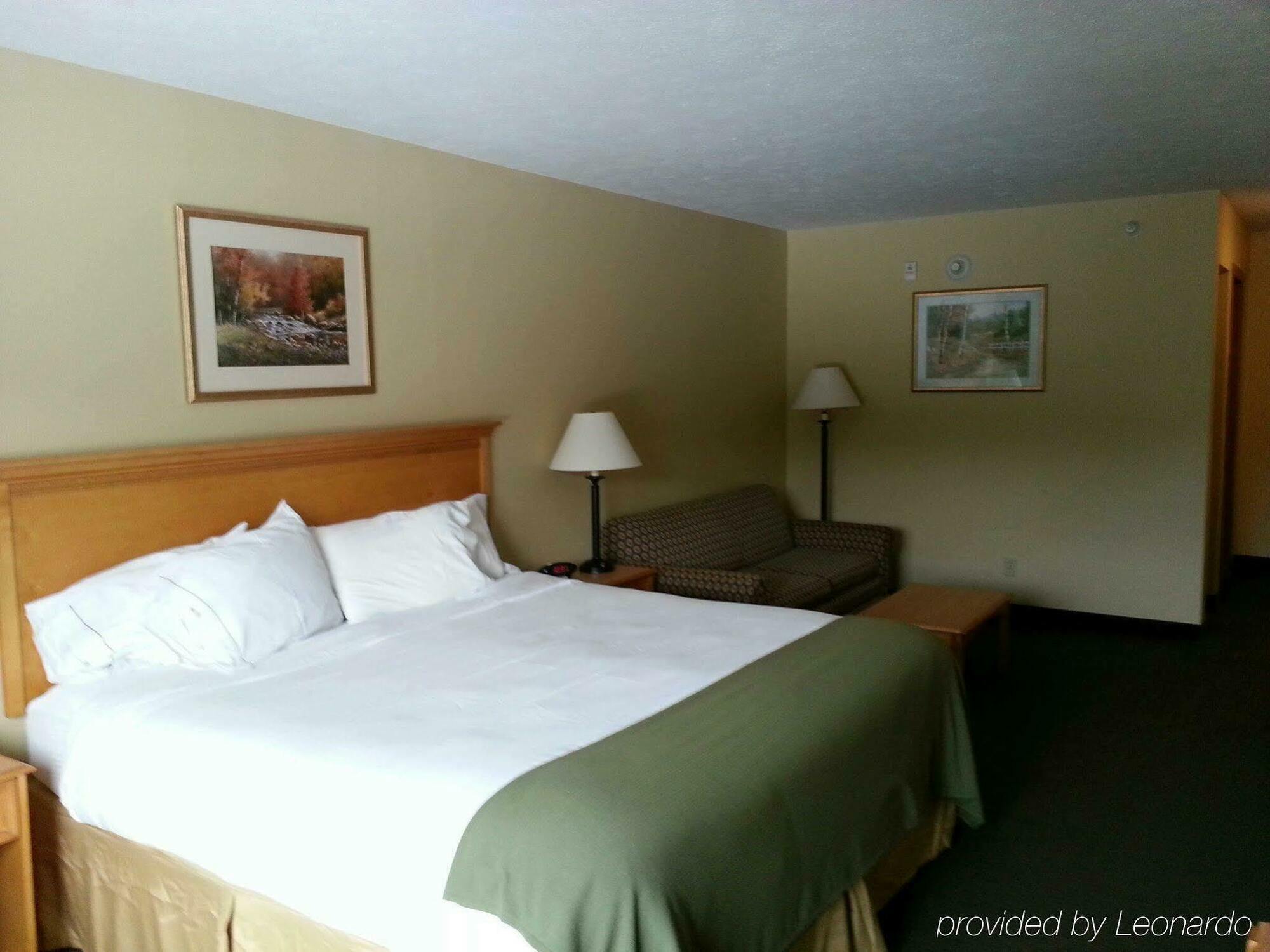 Holiday Inn Express Munising-Lakeview, An Ihg Hotel Exterior photo