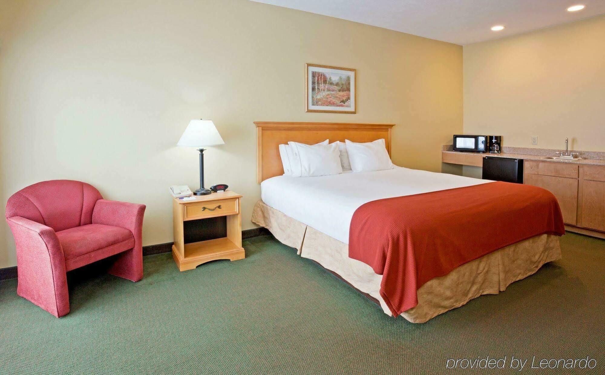 Holiday Inn Express Munising-Lakeview, An Ihg Hotel Room photo